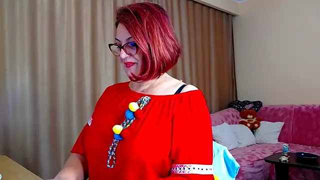 Snapshot of EdithCharm chatting on 10.08.25 EdithCharm online show from 10.08.25