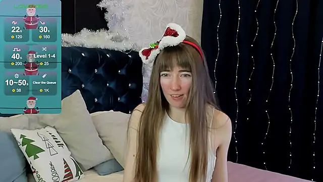 Snapshot of MillicentFarrell chatting on 12.26.24 MillicentFarrell online show from 12.26.24