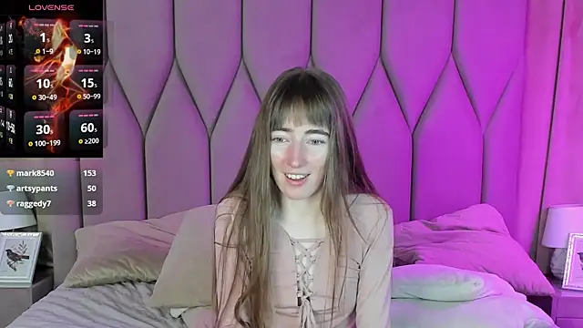 Snapshot of MillicentFarrell chatting on 02.01.25 MillicentFarrell online show from 02.01.25