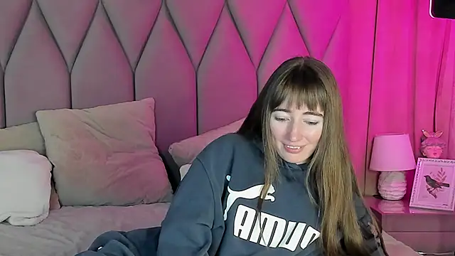 Snapshot of MillicentFarrell chatting on 02.04.25 MillicentFarrell online show from 02.04.25