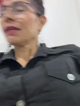 MireyaTorresGu online show from 02.19.25