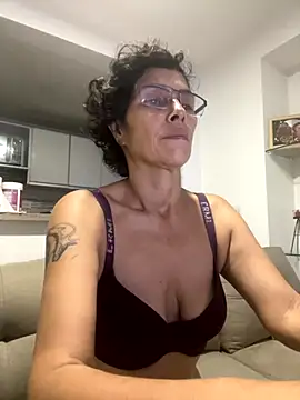 MireyaTorresGu online show from 09.10.25