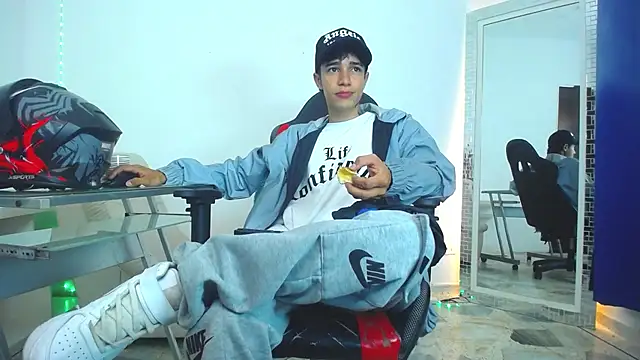 Zacktk7 online show from 12.25.24