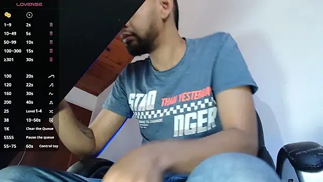 Snapshot of Bedobigcock chatting on 03.16.25 Bedobigcock online show from 03.16.25