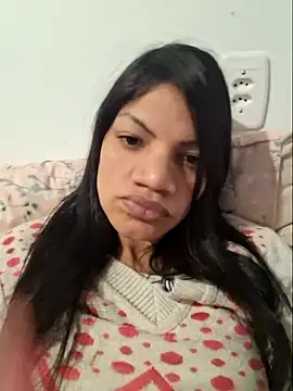 Snapshot of charllottebrasilian chatting on 06.18.26 charllottebrasilian online show from 06.18.26