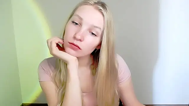 Queen ofLove online show from 04.16.26