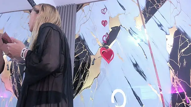 Snapshot of sophiee_evanss_ chatting on 02.01.25 sophiee evanss online show from 02.01.25