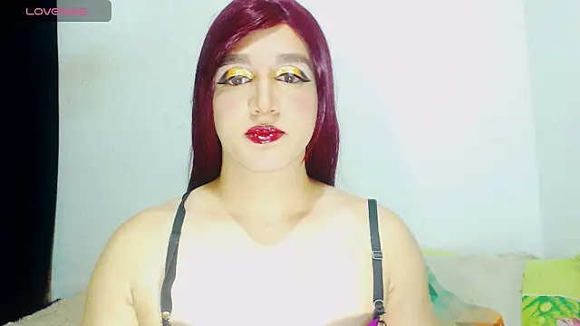 Snapshot of alexandrasexy32 chatting on 06.14.26 alexandrasexy32 online show from 06.14.26