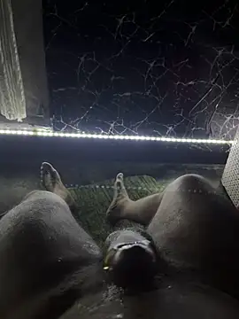 Snapshot of mikemacluffy chatting on 12.19.24 mikemacluffy online show from 12.19.24