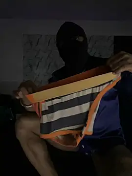 Snapshot of mikemacluffy chatting on 01.28.25 mikemacluffy online show from 01.28.25