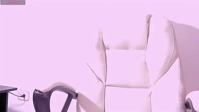 vivianne scott online show from 10.15.25