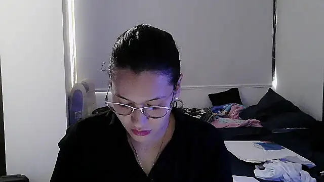 Snapshot of luxandracon23 chatting on 10.08.25 luxandracon23 online show from 10.08.25