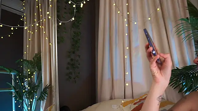 Snapshot of mind_game chatting on 10.03.25 mind game online show from 10.03.25