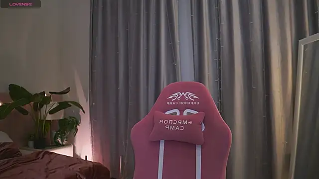 Kim Oberlin  online show from 03.16.25