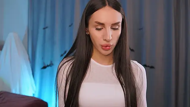 Kim Oberlin  online show from 10.18.25