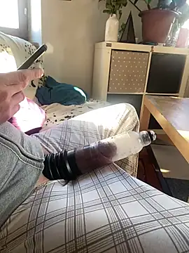 Snapshot of Gilgamesch1704 chatting on 02.18.25 Gilgamesch1704 online show from 02.18.25