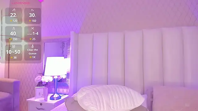 SophiaSmiiths  online show from 03.10.25