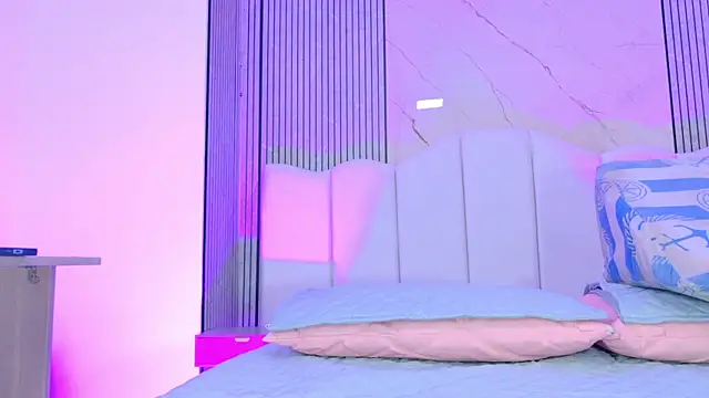 Sofia martiin online show from 04.15.26