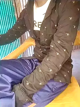 Snapshot of cutetaraaarhjn chatting on 12.10.24 cutetaraaarhjn online show from 12.10.24