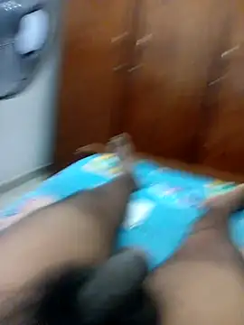 Snapshot of SizableCylinder chatting on 09.17.25 SizableCylinder online show from 09.17.25