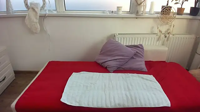 Arya Shinex online show from 12.12.24