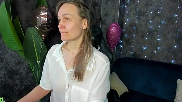 Lillian White online show from 02.15.26