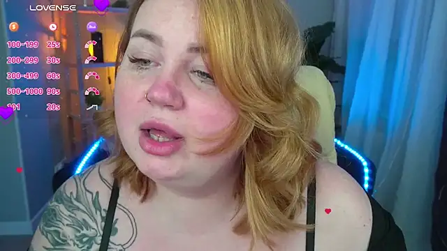 ZaraReignn online show from 02.12.25