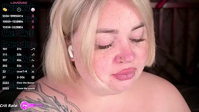 ZaraReignn online show from 10.14.25