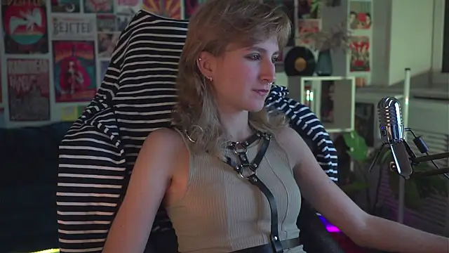 LuxRayi online show from 12.26.24