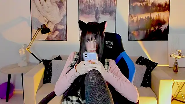 LuxRayi online show from 01.28.25