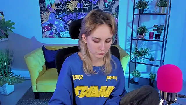 LuxRayi online show from 02.20.25