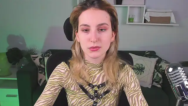 LuxRayi online show from 03.02.25