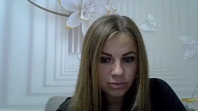Snapshot of TinaFun4u chatting on 10.20.25 TinaFun4u online show from 10.20.25
