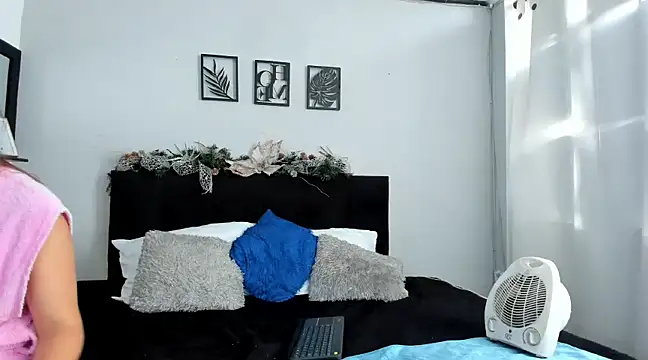 Snapshot of Antonelaplamer chatting on 12.02.24 Antonelaplamer online show from 12.02.24