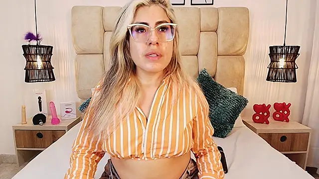 AdharaSmithh online show from 03.03.25