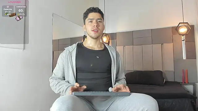 Snapshot of LiamNovak chatting on 02.08.26 LiamNovak online show from 02.08.26