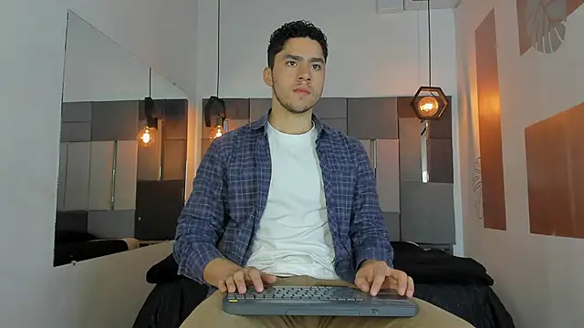 Snapshot of LiamNovak chatting on 02.11.26 LiamNovak online show from 02.11.26