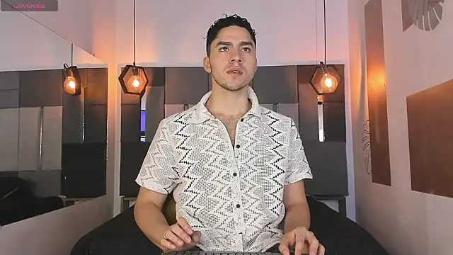 Snapshot of LiamNovak chatting on 02.21.26 LiamNovak online show from 02.21.26