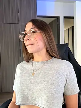 SophieRaily  online show from 09.11.25