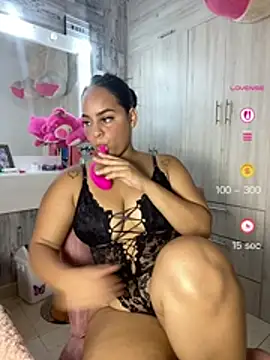 Snapshot of Violetrousse chatting on 05.22.26 Violetrousse online show from 05.22.26