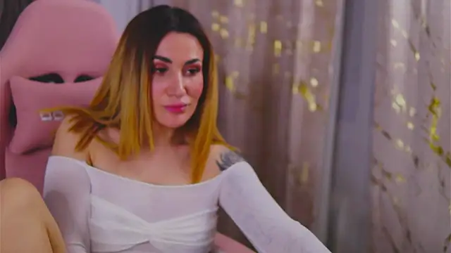 KimSkyex online show from 02.18.25