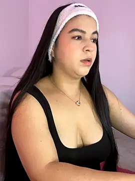 Blancanievess online show from 10.21.25