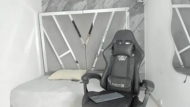 Mia petite01 online show from 03.13.26