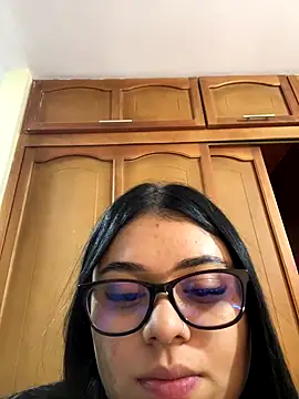 alissonfernandez  online show from 09.19.25