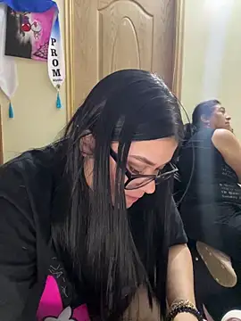 alissonfernandez  online show from 12.17.25