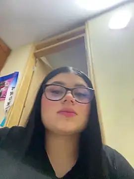 alissonfernandez  online show from 12.18.25