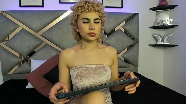 Snapshot of marian_pinzon chatting on 02.26.25 marian pinzon online show from 02.26.25