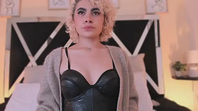 Snapshot of marian_pinzon chatting on 09.26.25 marian pinzon online show from 09.26.25