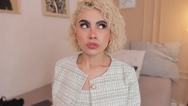 Snapshot of marian_pinzon chatting on 02.18.26 marian pinzon online show from 02.18.26