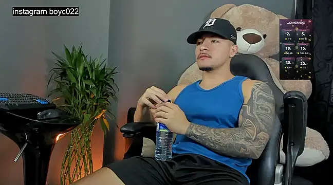 boyc022  online show from 02.25.25